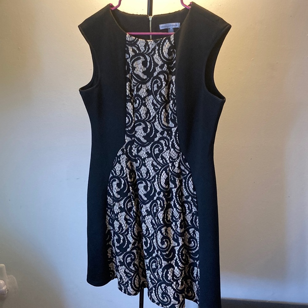 Danny and Nicole black 14P dress w/ gold inset w/ black lace-it has pockets!
